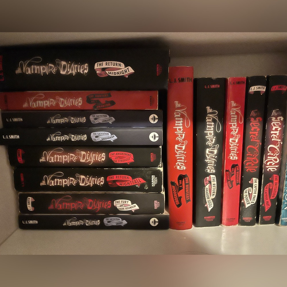 The vampire diaries full series and 2 free books